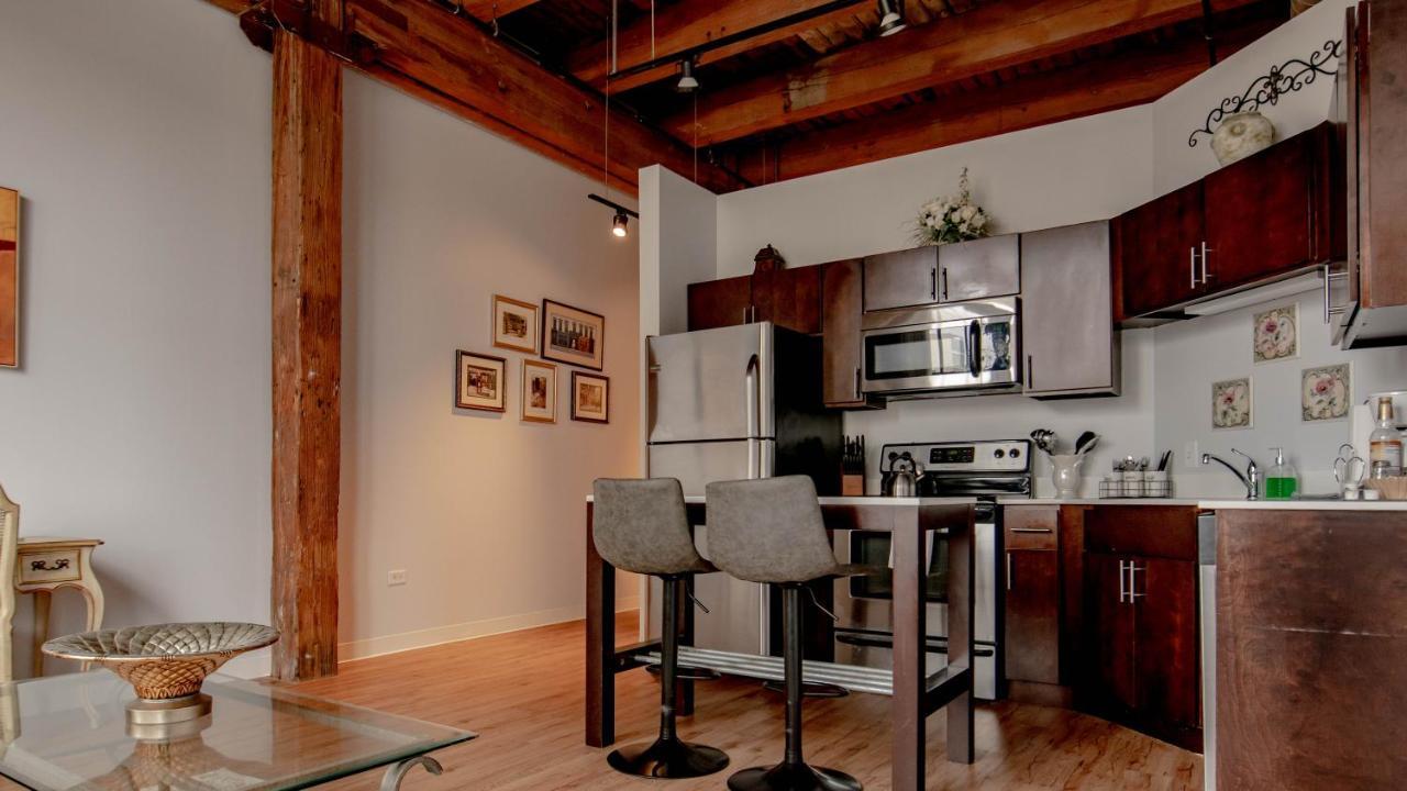 Luxery Stay Chicago - Themed Units! Close To Downtown, Mccormick Place & Wintrust Arena المظهر الخارجي الصورة