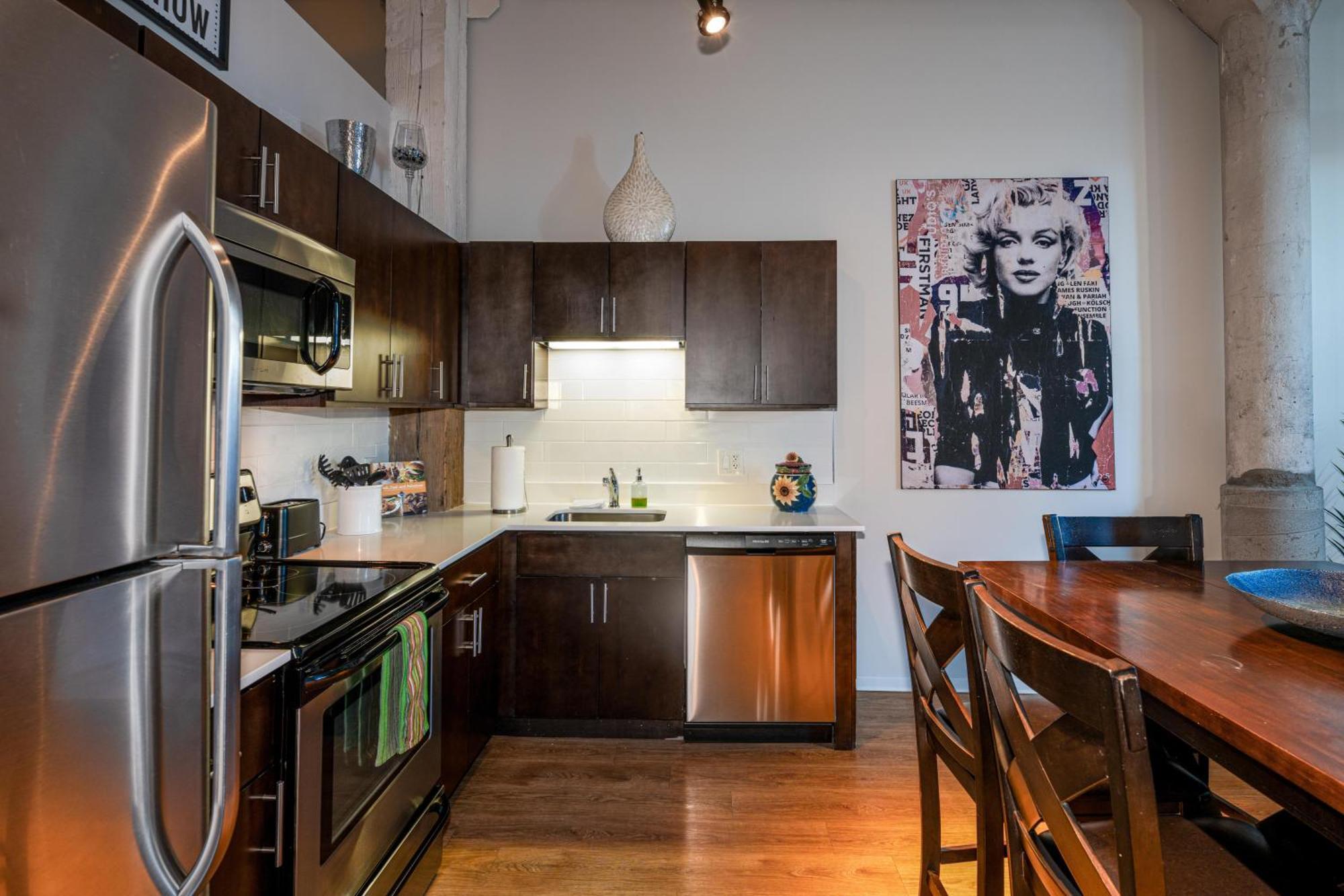 Luxery Stay Chicago - Themed Units! Close To Downtown, Mccormick Place & Wintrust Arena المظهر الخارجي الصورة
