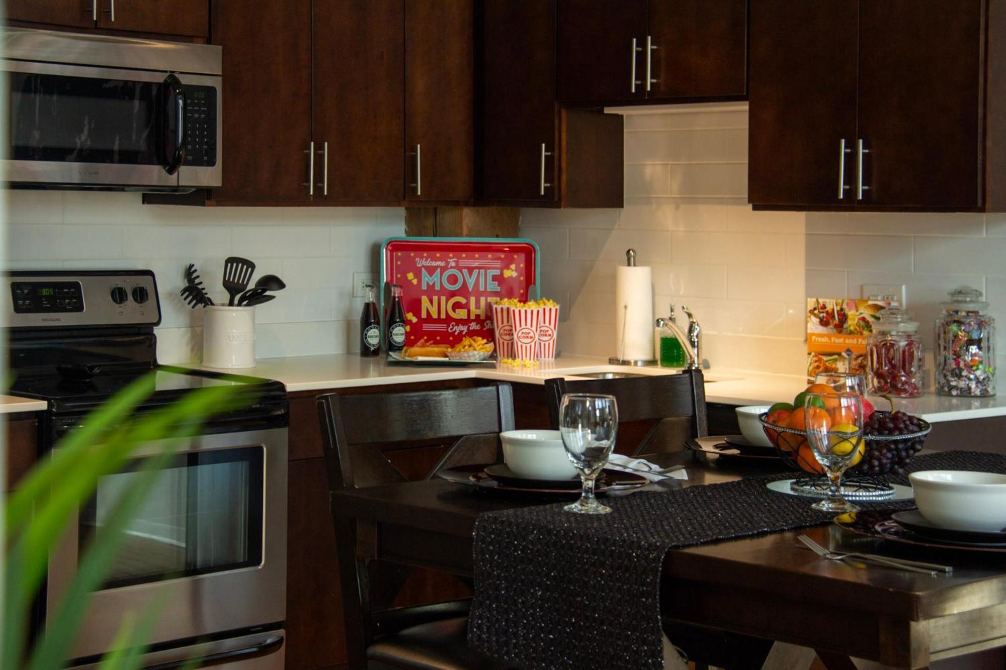 Luxery Stay Chicago - Themed Units! Close To Downtown, Mccormick Place & Wintrust Arena المظهر الخارجي الصورة